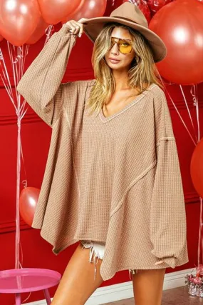 ONLINE EXCLUSIVE BiBi V-Neck Waffle Uneven Hem Top