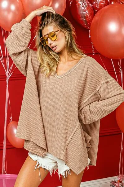 ONLINE EXCLUSIVE BiBi V-Neck Waffle Uneven Hem Top